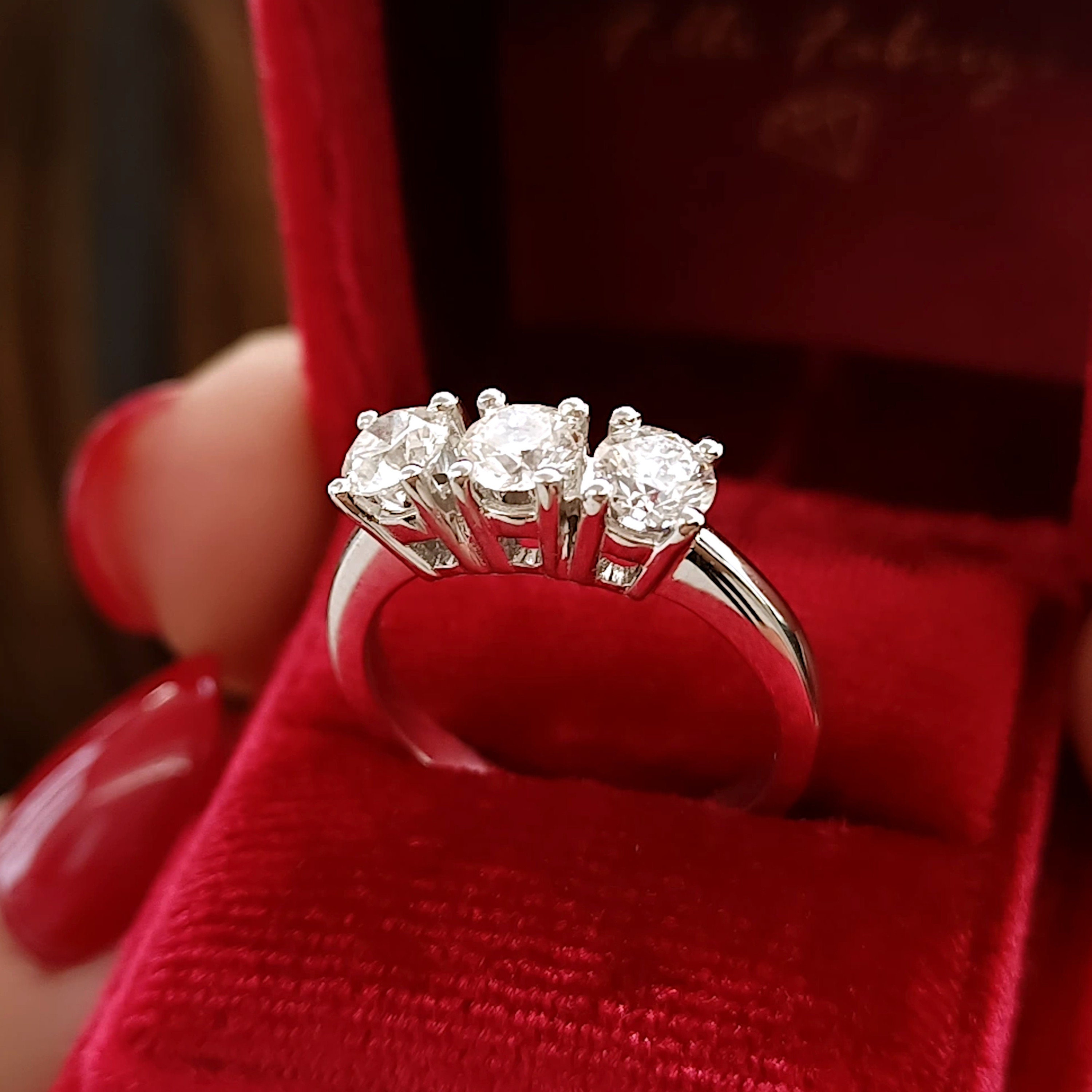 トリロジー ダイヤモンド リング 18K ホワイト ゴールド、スリー