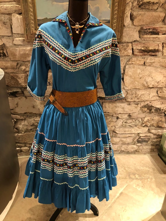 Sweet 1950s Turquoise & Rickrack Cotton Patio Fies
