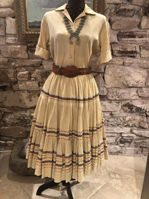 Sweet 1950s Beige Turquoise Rust Gold Patio Fiesta