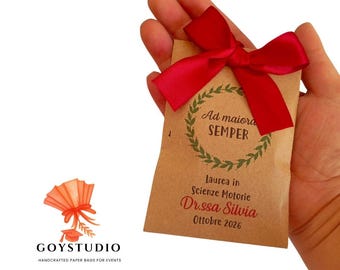Personalized graduation favor bags in kraft paper with a bow. 30 pieces.