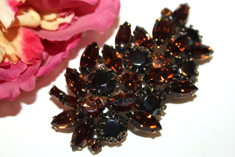 REGENCY High End Designer Vibrant Rootbeer Glass Rhinestones Large Brooch BD25