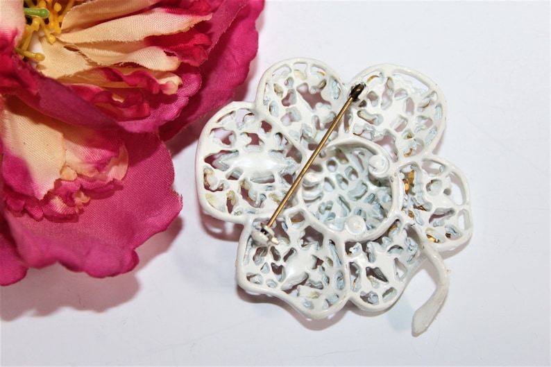 Vintage White Enamel Pink Green Blue Pastel Flower Brooch BU21