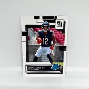Velus Jones Jr #330 Chicago Bears; Classificação de Novato; Panini Donruss Football 2022