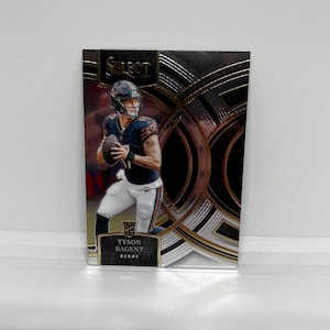 Tyson Bagent #123 Chicago Bears; Novato - Nível Premier; Panini Select Football 2023