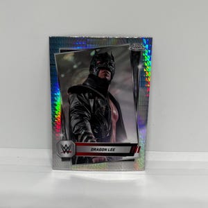 Drache Lee #23; Prisma Refraktor; Topps Chrom WWE 2025