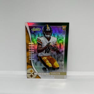 Diontae Johnson #113 Pittsburgh Steelers; Rookie - Green Spectrum Parallel Numbered 08/25; Panini Absolute Football 2019