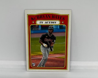 Ke'Bryan Hayes #98 Piratas de Pittsburgh; Novato - En acción; Topps Heritage Baseball 2021