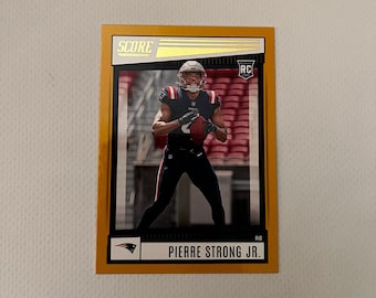 Pierre Strong Jr #337 New England Patriots; Rookie - Gold Parallel; Panini Score Football 2022