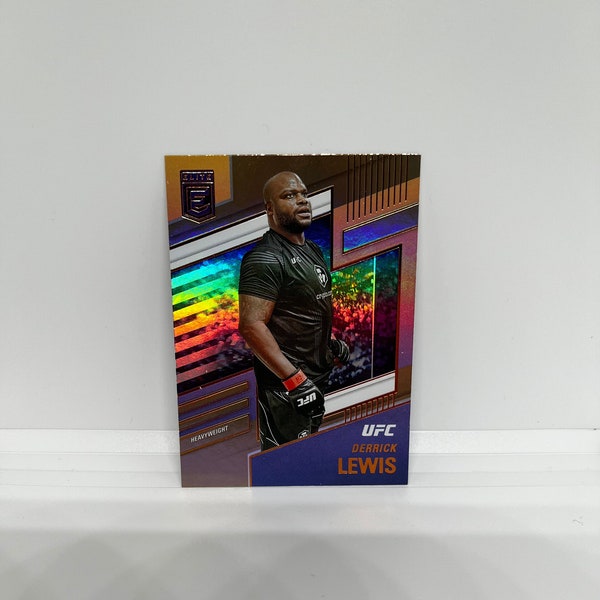 Derrick Lewis #260; Base; Panini Chronicles Elite UFC 2022