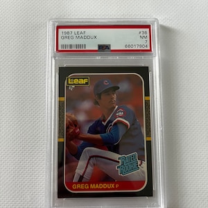 Greg Maddux #36 PSA 7 Chicago Cubs; Novato - Novato avaliado; Folha de Beisebol 1987 (904)