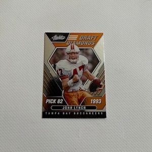 John Lynch #DD-9 Tampa Bay Buccaneers; Rascunho de Diamantes; Panini Futebol Absoluto 2022
