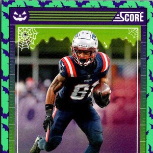 Demario Douglas, #194, Patriots de la Nouvelle-Angleterre ; chauves-souris vertes ; Ballon de football pour un match Panini 2024