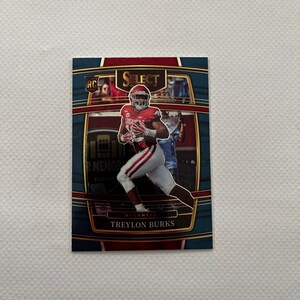 Treylon Burks #6 Tennessee Titans; Blauwe detailhandel - Beginner; Panini Select Draft-keuzes 2022
