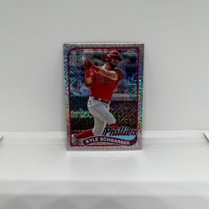 Kyle Schwarber n.º 2T89C4 Filis de Filadelfia; 1989 Inserto de Mojo del 35.º aniversario; Topps Béisbol 2024