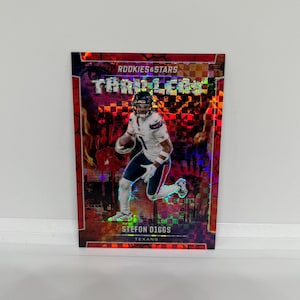 Stefon Diggs #TSDS Houston Texans; Thrillers Einsatz - Rot Kariertes Prizm; Panini Rookies & Stars Fussball 2024