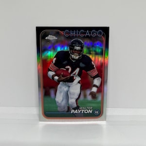 Walter Payton #23 Chicago Bears; Refrator; Bola de Futebol Cromada Topps 2025