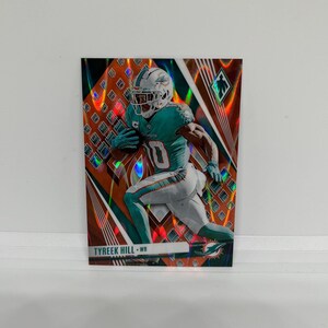 Tyreek Hill #75 Miami Delfine; Orange Seismic - Nummeriert 33/99; Panini Phoenix Fussball 2023