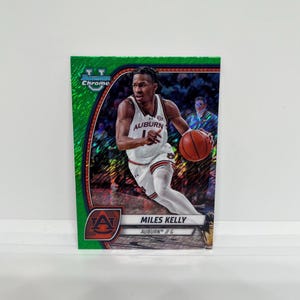Miles Kelly #ALT2; Refrator Verde Brilhante; Bola de Basquete Topps Bowman U Cromada 2025