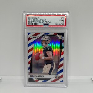 Spencer Rattler # 388 PSA 9 Saints de la Nouvelle-Orléans ; Rookie : rouge, blanc et bleu Prizm ; Football Panini Prizm 2024