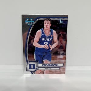 Kon Knueppel #48; 1e boogschutter; Topps Bowman U Chrome-basketbal 2025