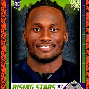 Joe Milton III #28 Patriots de la Nouvelle-Angleterre ; Rookie - citrouilles oranges ; Ballon de football pour un match Panini 2024