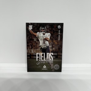 Justin Fields #203 Chicago Bears; Novato - Luminance; Panini Chronicles 2021