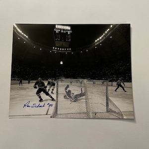 Ron Schock - Autographed 8x10 St. Louis Blues