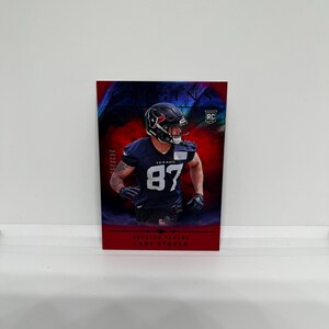 Cade Stover #102 Houston Texans; Rookie - Red Parallel Nummeriert 243/299; Panini Origins Fussball 2024