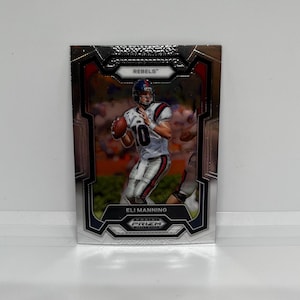 Eli Manning, n°90 des Giants de New York ; Panini Prizm Draft Picks Football 2024