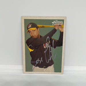 Jose Castillo #187 Pittsburgh Pirates; Hand-Signed; Topps Heritage Baseball 2006