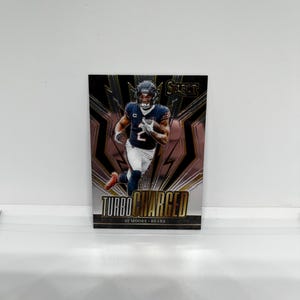 DJ Moore #TURDJM Chicago Bears; Inserção Turbo Carregada; Panini Select Futebol 2023