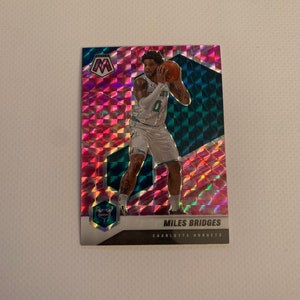 Miles Bridges #90 Charlotte Hornets; Prizm rosa; Panini Mosaico Baloncesto 2021