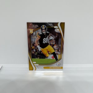 Pat Freiermuth #117 Pittsburgh Steelers; Rookie; Panini Absolute Football 2021
