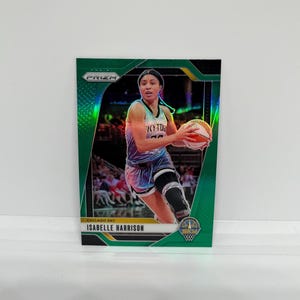 Isabelle Harrison #6 Chicago Sky; Green Prizm; Panini WNBA Prizm Basquete 2024