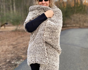 Easy Crochet Wrap Pattern, Easy Women's Sweater, Crochet Duster, Bear Hug Duster, Winter Fashion, Simple Crochet Shawl, Warm Winter Wrap