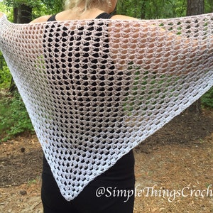 Crochet Triangle Shawl Pattern, Granny Triangle Shawl, Women's Crochet Wrap, Crochet Scarf, Bridal Shawl Pattern, Crochet Cowl Pattern image 4