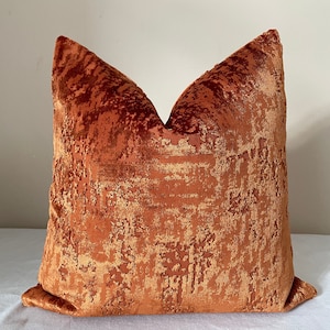 Burnt orange velvet pillow clearance