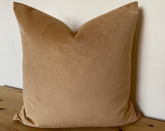 Kamel Samtkissen Bezug, Neutralkissen, Bauernhauskissen, hellbraunes Samtkissen, neutrales Kissen, Karamellkissen, Cognac lumbales Kissen