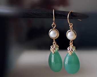 Green agate droplets earrings