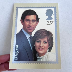 Vintage Charles und Diana Postkarte 25p 1981, königliche Hochzeitspostkarte, königliche Familienpostkarte