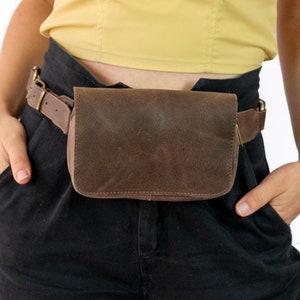Brown Leather Hip Bag Vintage Style