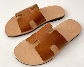 tan h sandals