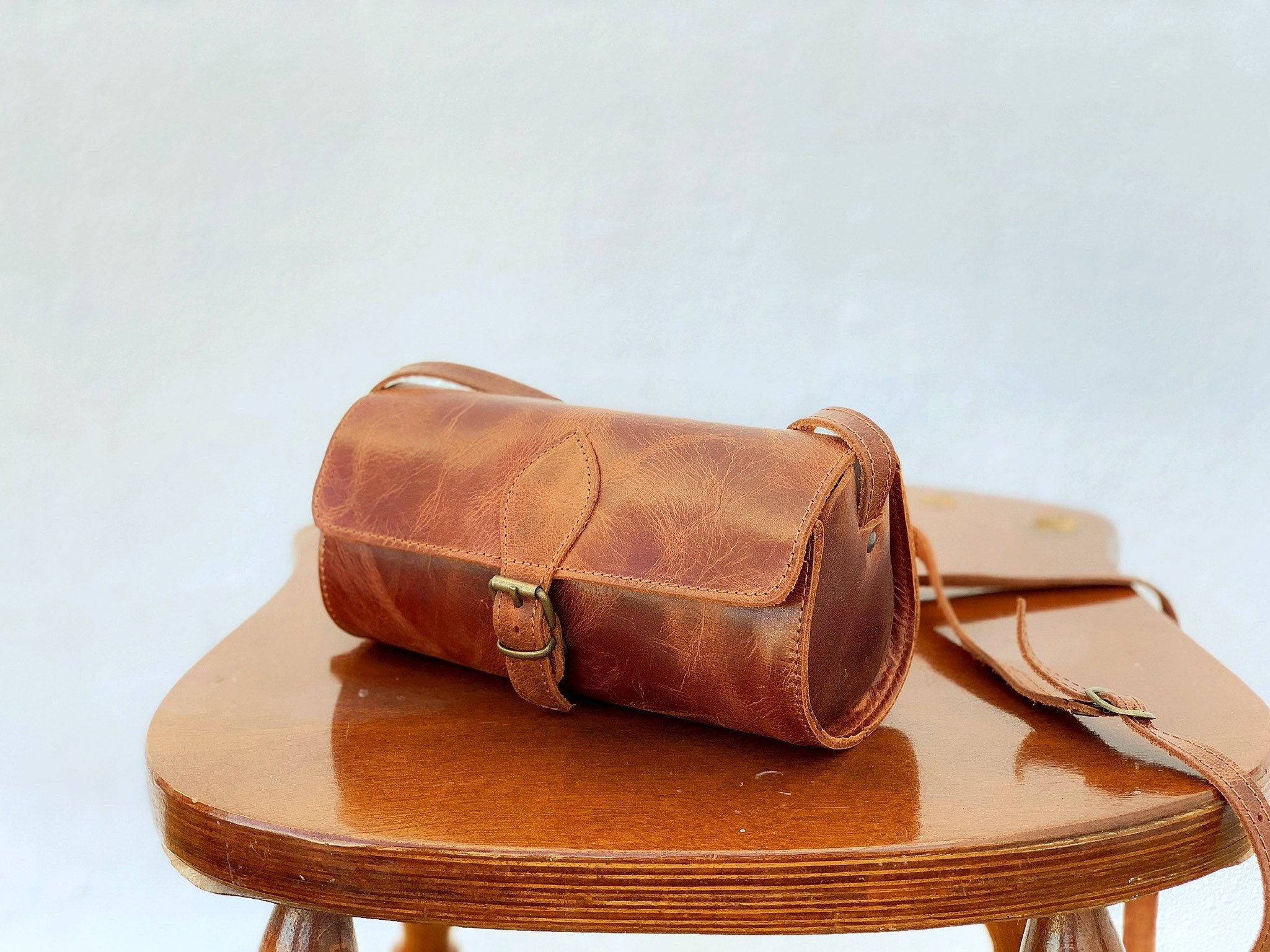 LEATHER CYLINDER BAG Full Grain Barrel Bag Circle Bag Round -  Denmark