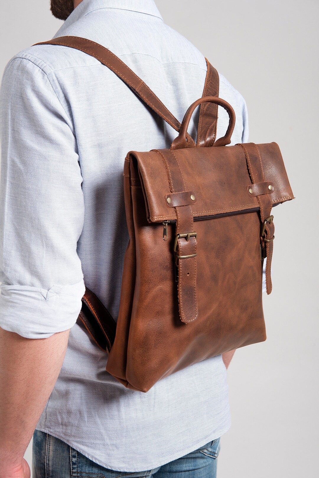 Mochila de cuero para hombre diseño vintage marrón - IBAGS BELTS