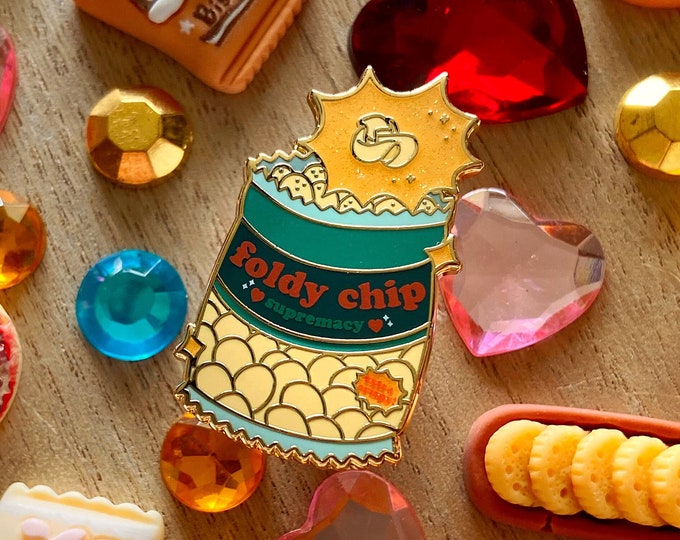 Foldy Chip Supremacy - Hard Enamel Pin - Lapel Pin - Glitter Pin - Chips - Crispy - Crunchy - Snacks - Kitchen - Food - Funny  - Gift