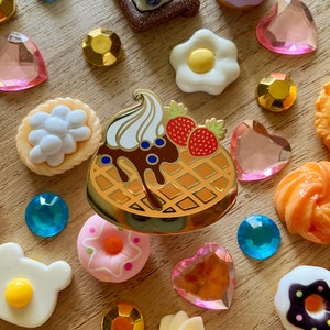 Sweet Memories – Hard Enamel Pin - Lapel Pin - Accessories - Badge - Brooch - Design - Art - Waffle - Breakfast - Food - Sweets