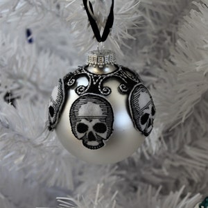 Goth skull Christmas tree ornament 3 inch Sugar skull Halloween Skeleton tree decoration gothic decor, white and black ornament