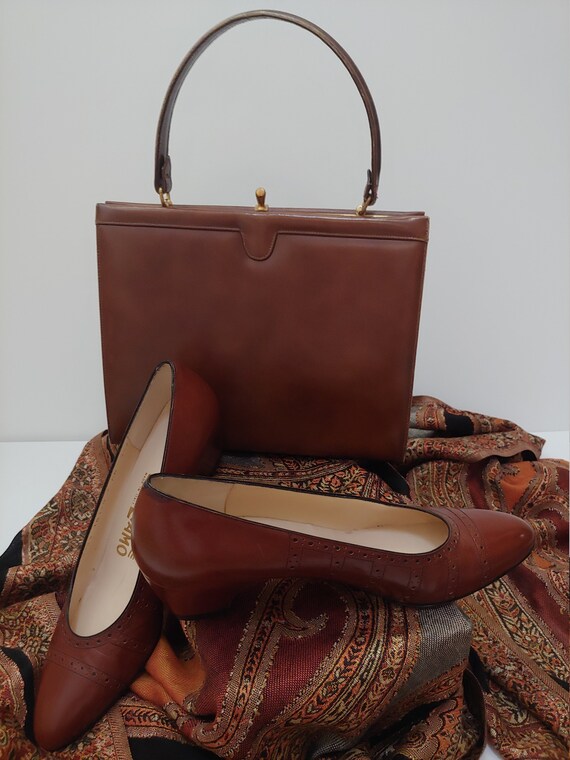 VINTAGE FERRAGAMO PUMPS