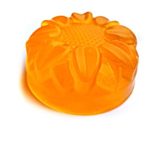 Twisted Citrus scented 4 oz artisan glycerin round sweet orange lemon citrus transparent clear moisturizing bar soap.