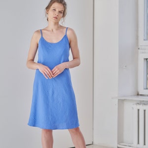 Linnen slip dress, linnen band jurk, jurk met verstelbare bandjes, blauwe linnen strappy midi jurk, een lijn jurk met bandjes, linnen jurk